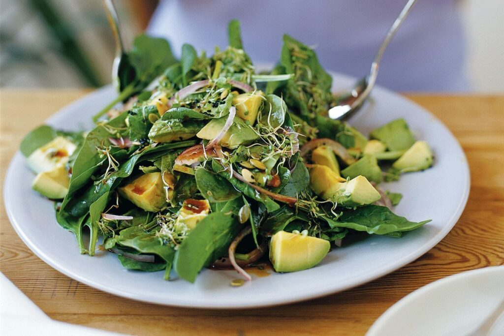 Avokado salat med græskarkerneolie