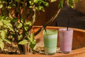 Bærsmoothie med banan og æbleeddike