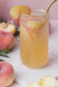 Ferskensmoothie med mandel og balsamisk æbleeddike