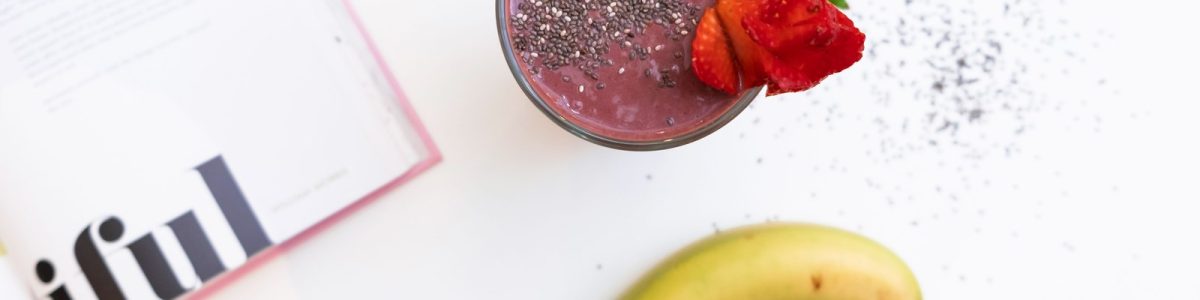 Kakaosmoothie med banan og ristede græskarkerner