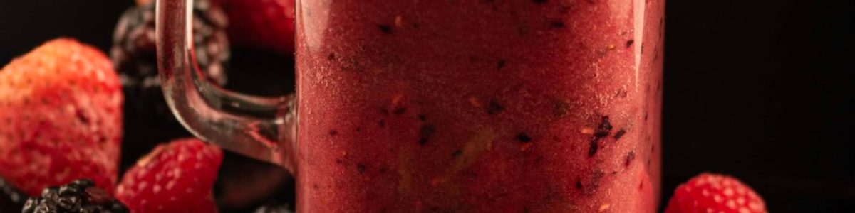Grøn smoothie med avocado, spinat og græskarkerneolie